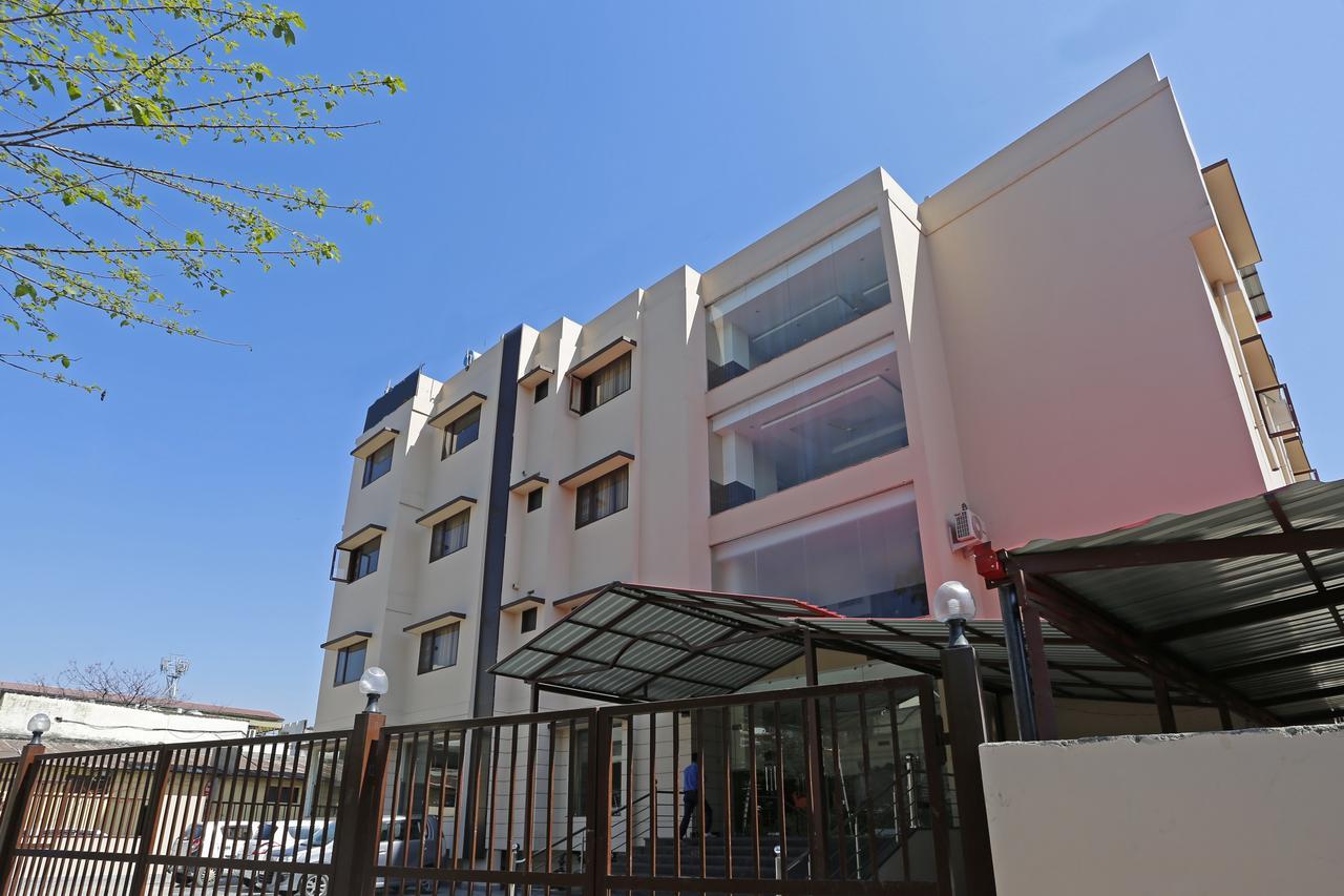דהראדון Hotel Vishnu Inn מראה חיצוני תמונה