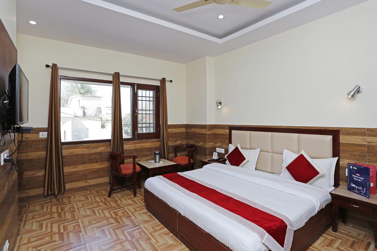דהראדון Hotel Vishnu Inn מראה חיצוני תמונה