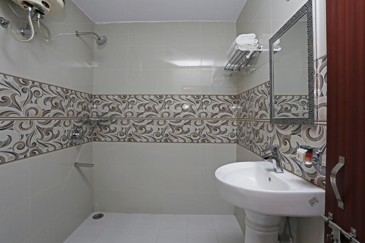 דהראדון Hotel Vishnu Inn מראה חיצוני תמונה