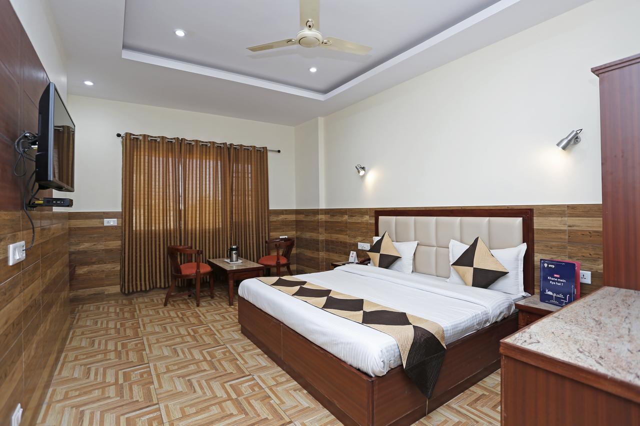 דהראדון Hotel Vishnu Inn מראה חיצוני תמונה