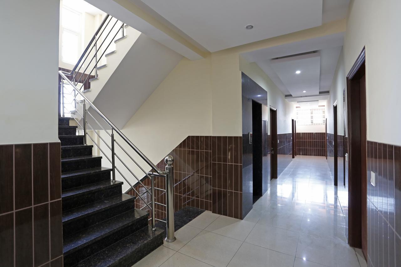 דהראדון Hotel Vishnu Inn מראה חיצוני תמונה