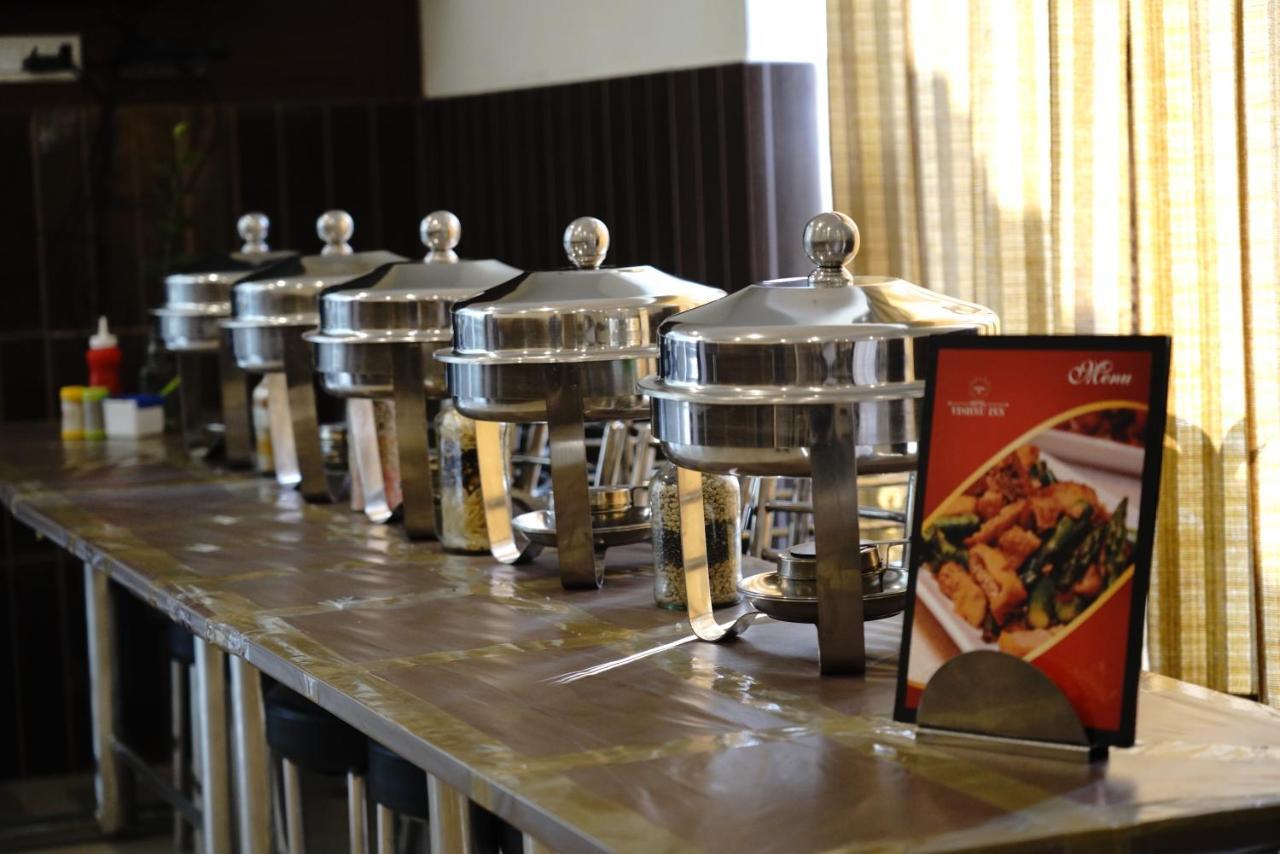 דהראדון Hotel Vishnu Inn מראה חיצוני תמונה