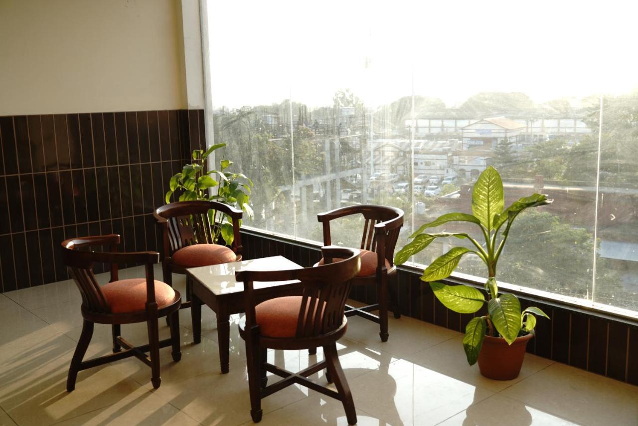 דהראדון Hotel Vishnu Inn מראה חיצוני תמונה